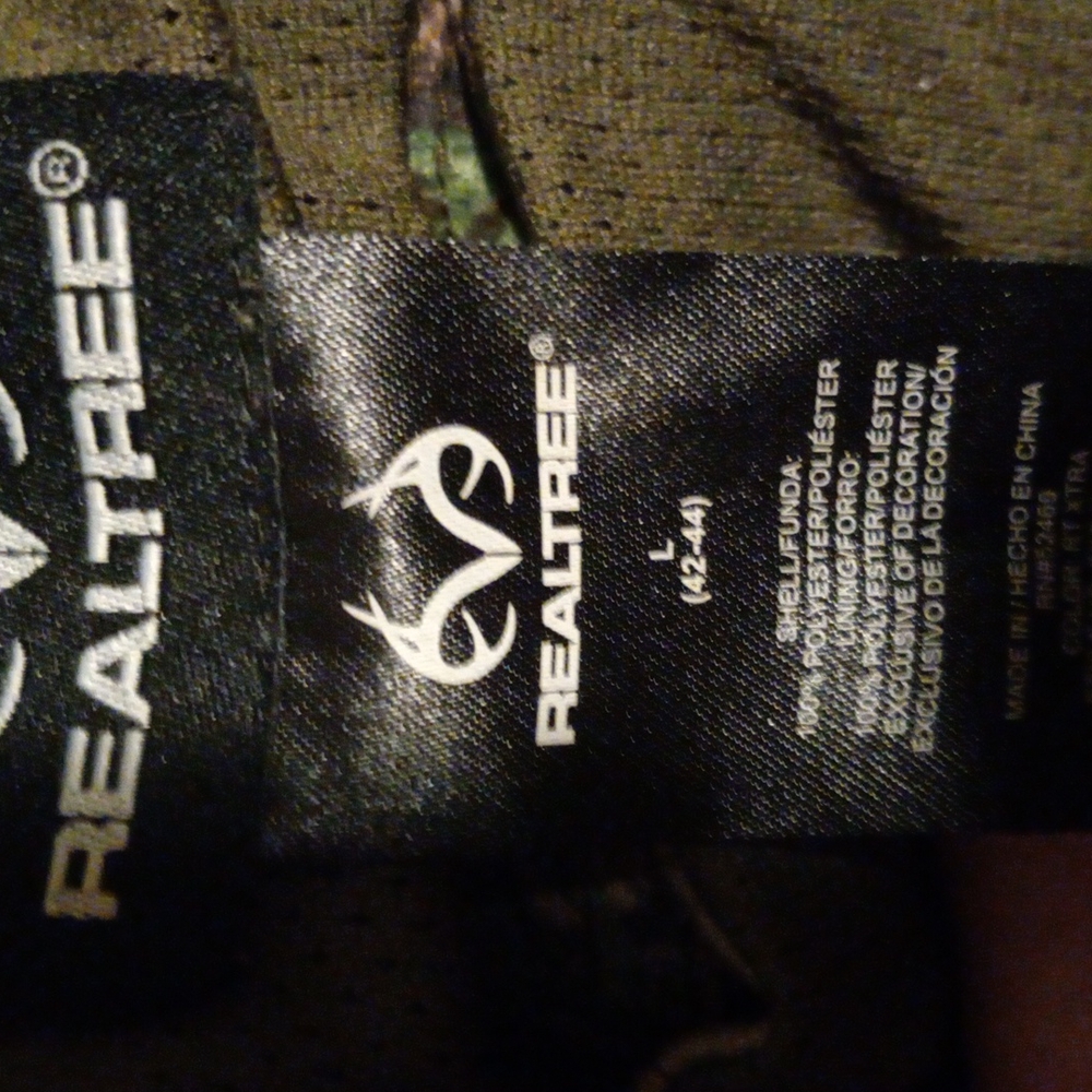 Realtree coat - Picture 2 of 2